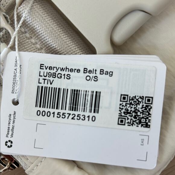 NWT LULULEMON Everywhere Crossbody Belt Bag Shoulder White Opal/Raw Linen/White - Picture 3 of 4